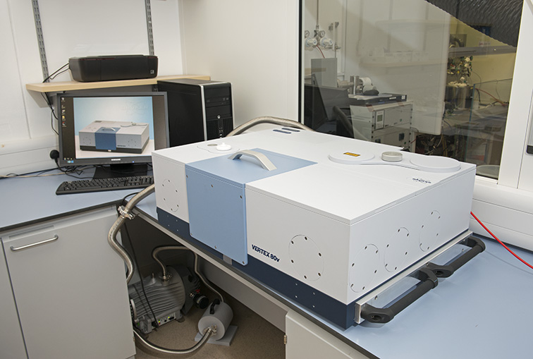 The Bruker Vertex 80V FTIR spectrometer.