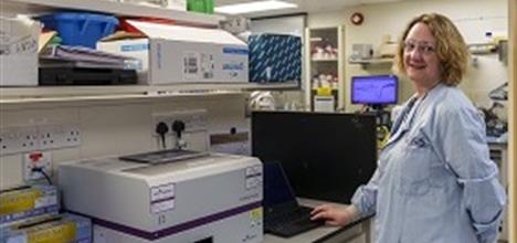 23EC1750 ISIS Biology Labs centrifuge Ludmila_jpg.jpg