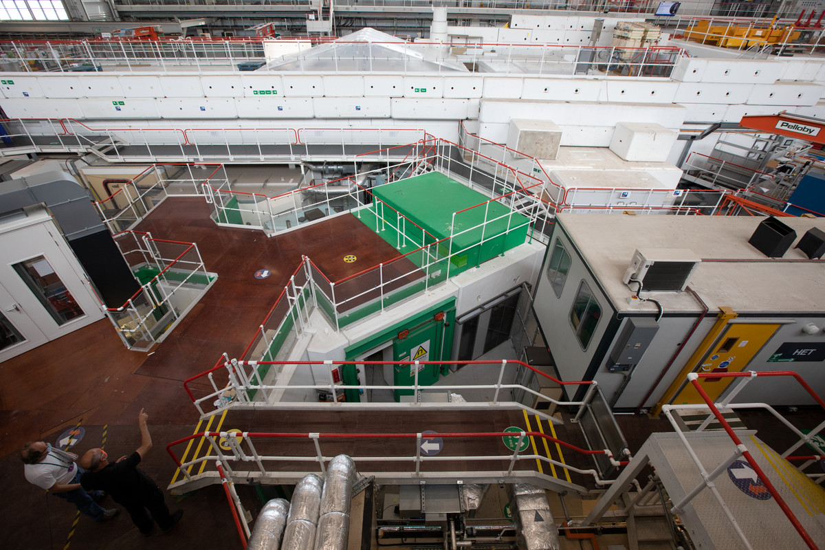 RIKEN beamlines with mezzanine floor