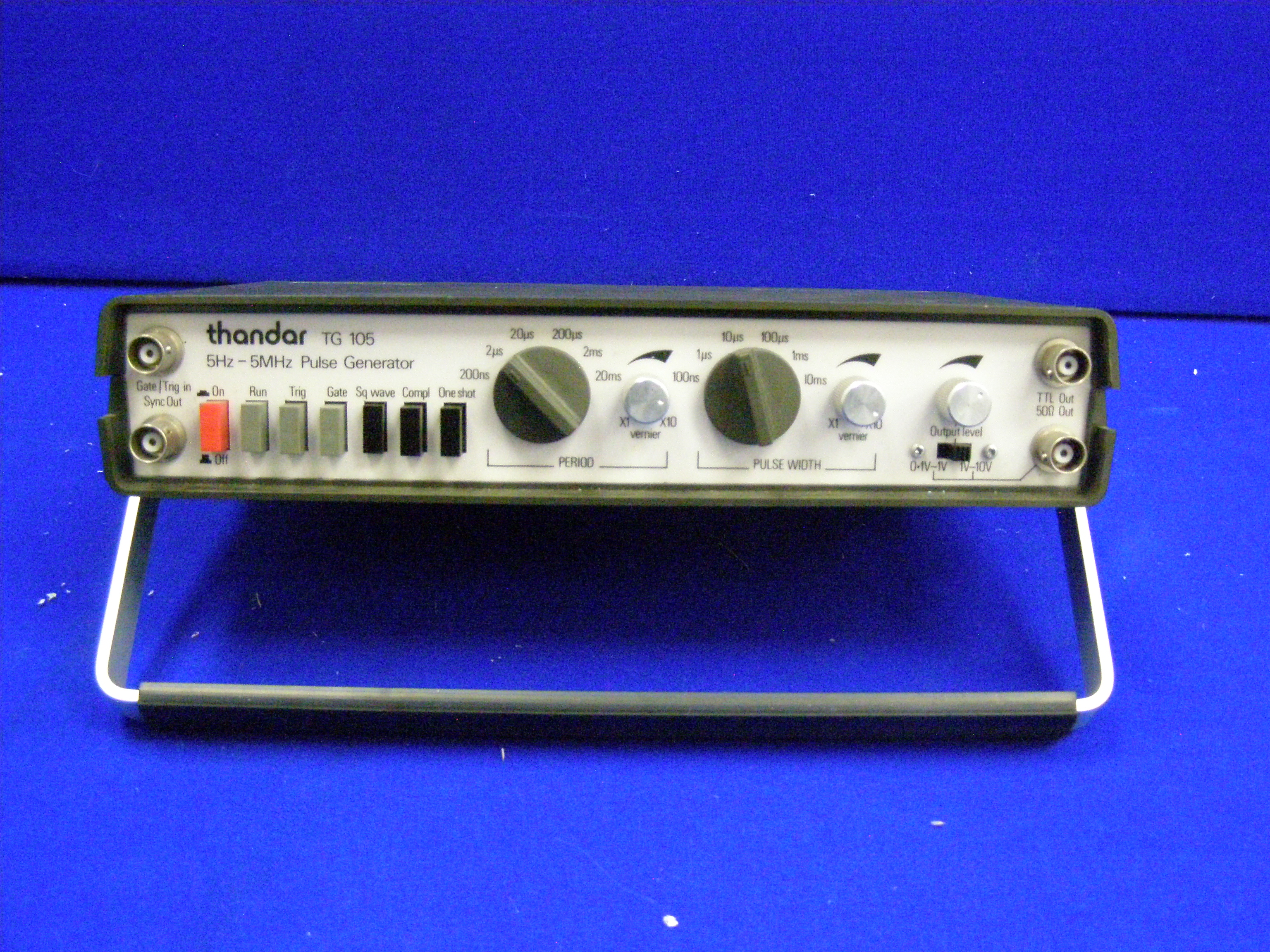 Thandar TG105 Pulse Generator.JPG