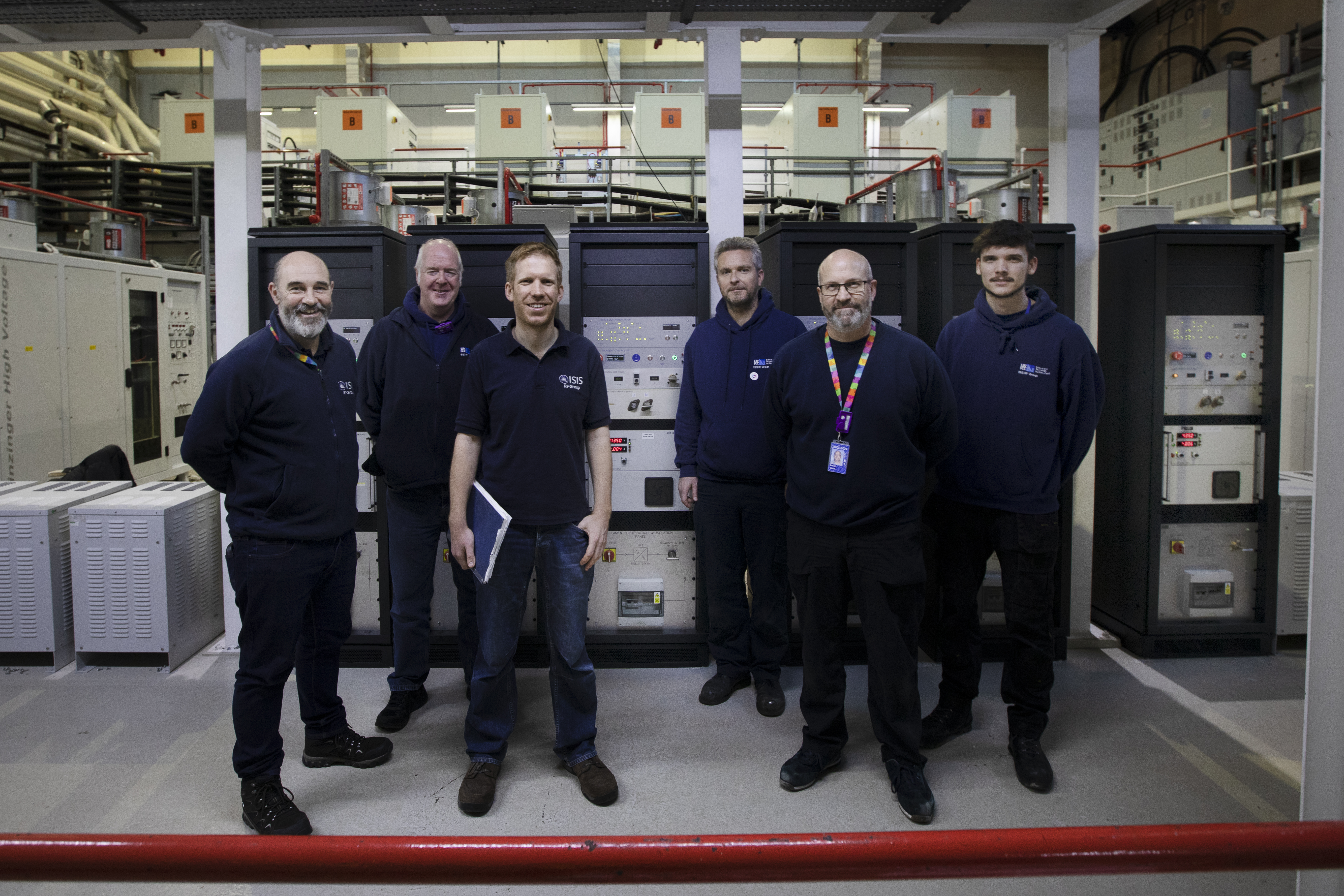22EC1012 R106 Lift and Linac Tube team.jpg