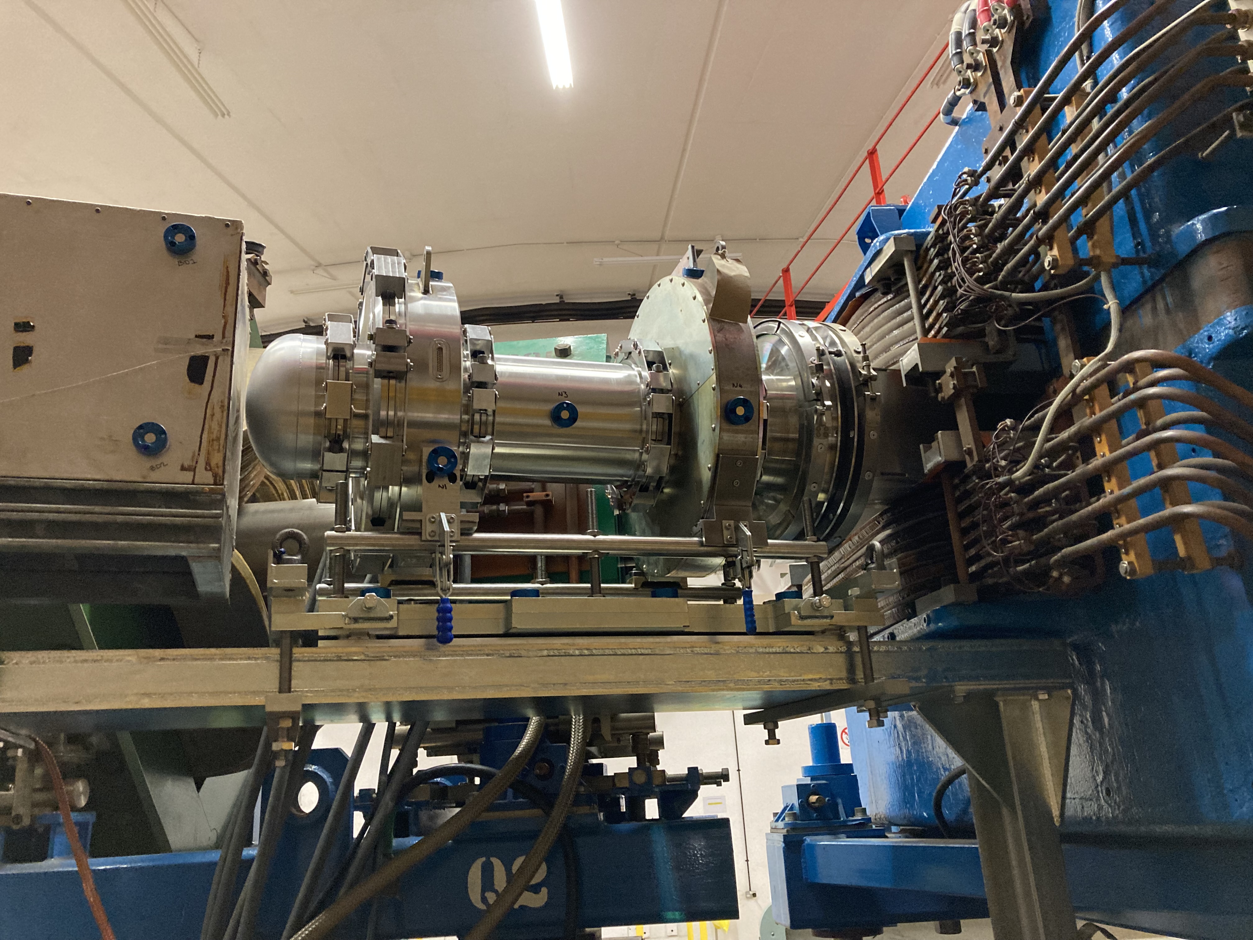The new synchrotron room beam dump diagnostics assembly